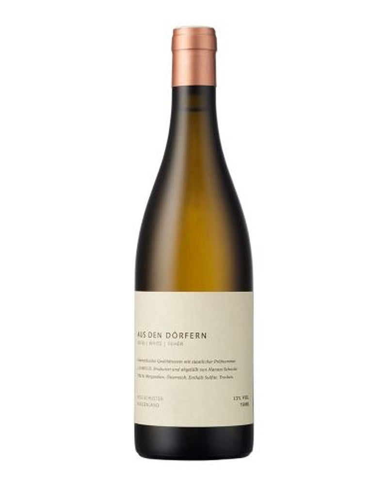 Weißwein "Aus den Dörfern 2022" von Rosi Schuster, Flasche mit elegantem Etikett, auf Holztisch stehend.