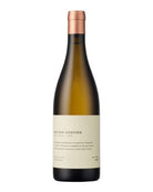 Weißwein "Aus den Dörfern 2022" von Rosi Schuster, Flasche mit elegantem Etikett, auf Holztisch stehend.